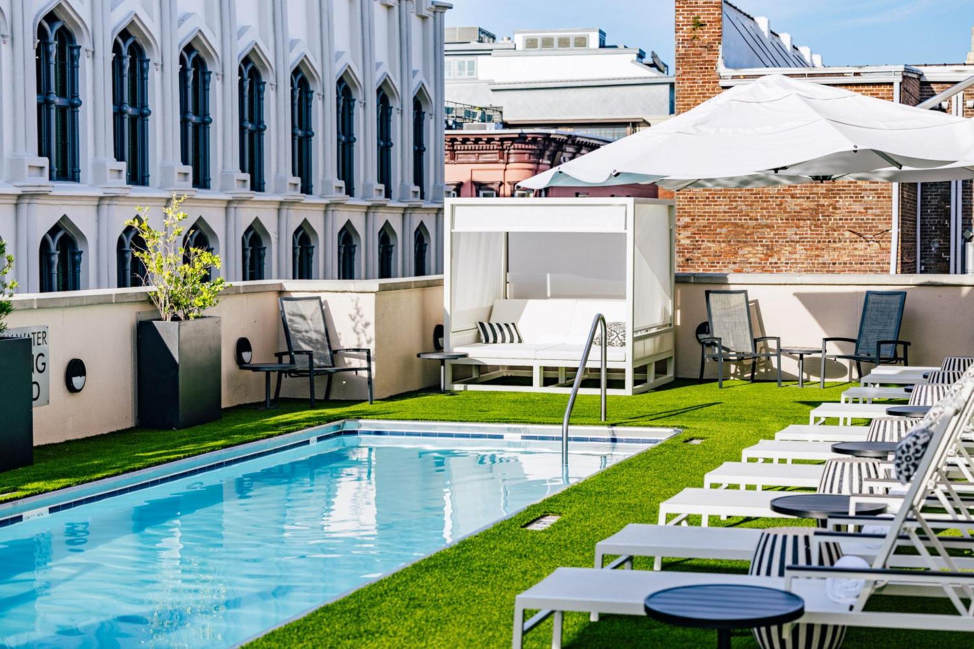 The Lindy Renaissance Charleston Hotel Exterior photo