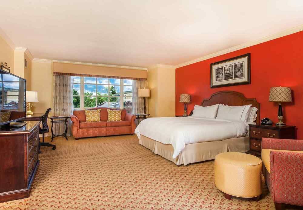 The Lindy Renaissance Charleston Hotel Exterior photo