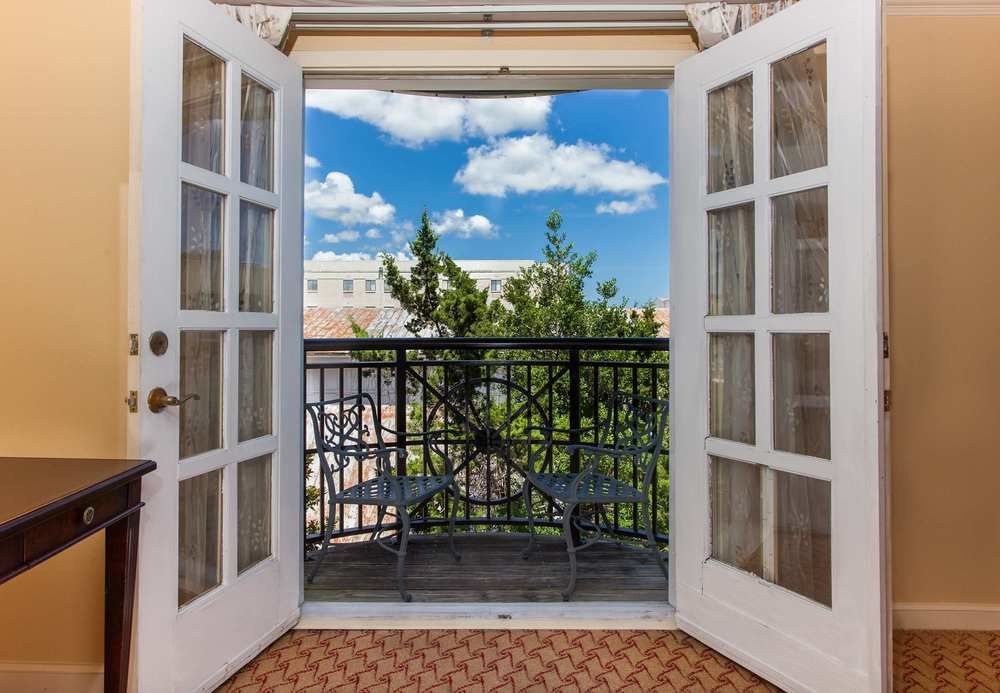 The Lindy Renaissance Charleston Hotel Exterior photo